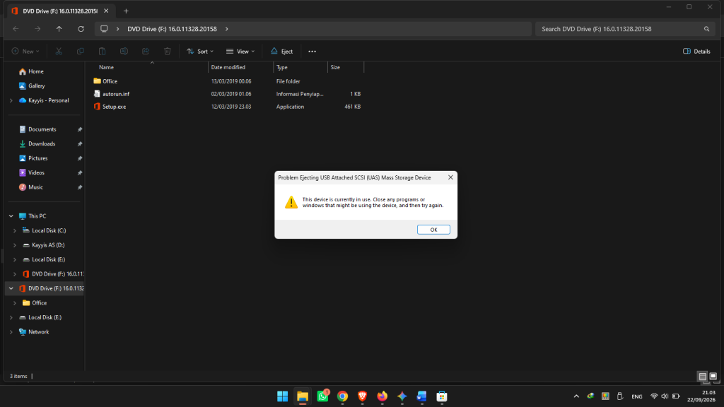 Fix The Action Can’t Be Completed Because the File Is Open in COM Surrogate